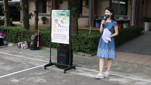 111年10月15日本分署辦理繪我良多廳舍繪畫寫生活動時時，進行檔案應用宣導 (1).
