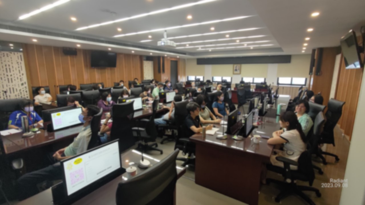 112年9月8日本分署同仁至法務部行政執行署高雄分署授課時進行檔案應用宣導 (2).