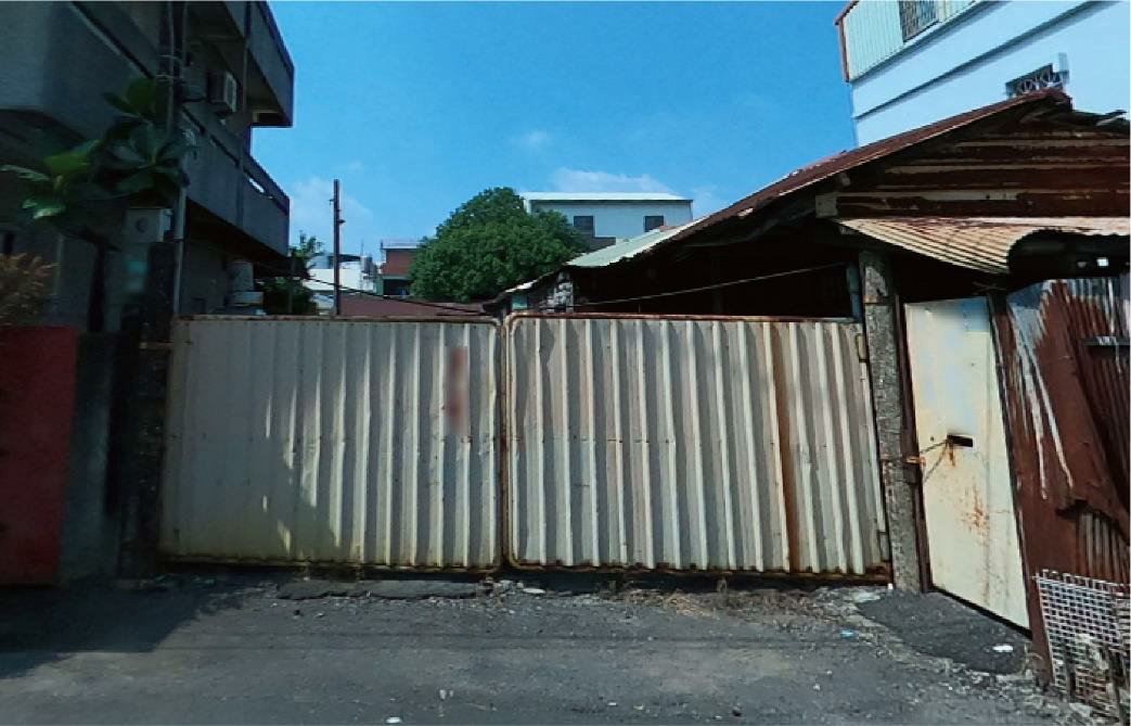 屏東執行分署5 月 3 日拍賣縣民公園附近靜巷土地持分，一拍底價 320 萬元，有部位被木造鐵皮屋頂倉庫佔用，其餘為空地