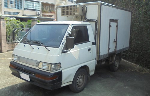 屏東執行分署7月2日法拍中古白色廂式冷凍車