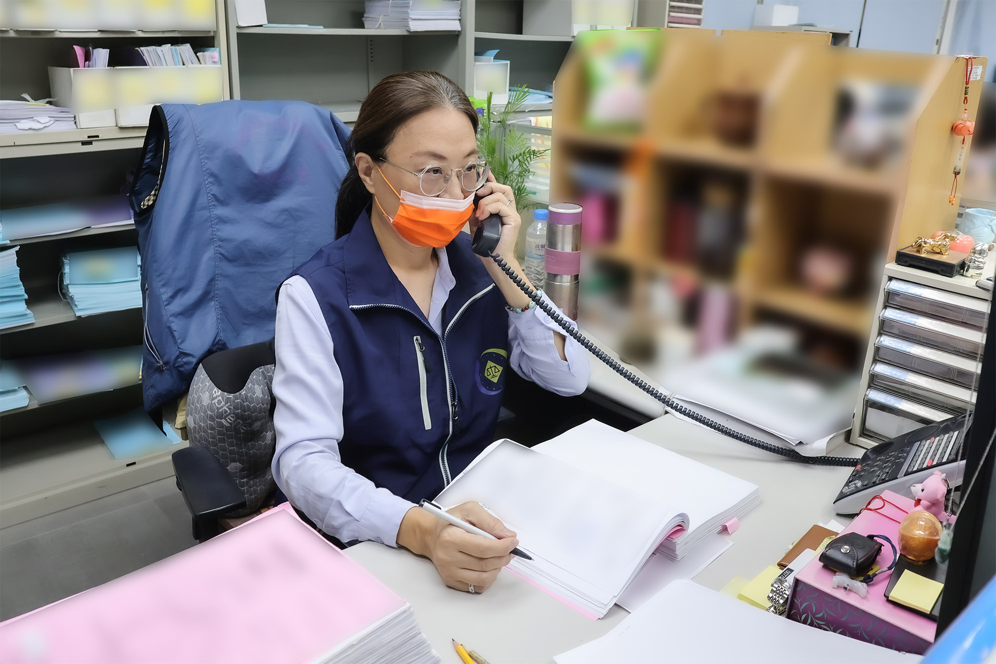 本分署同仁通知義務人到場說明示意照片